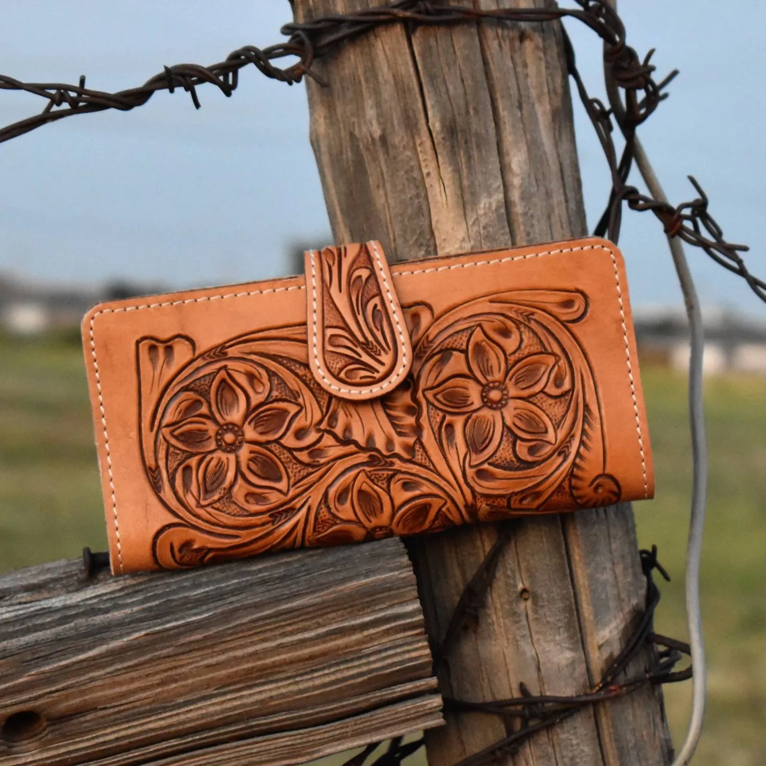American Darling - Women's Catalina Bi-fold Wallet