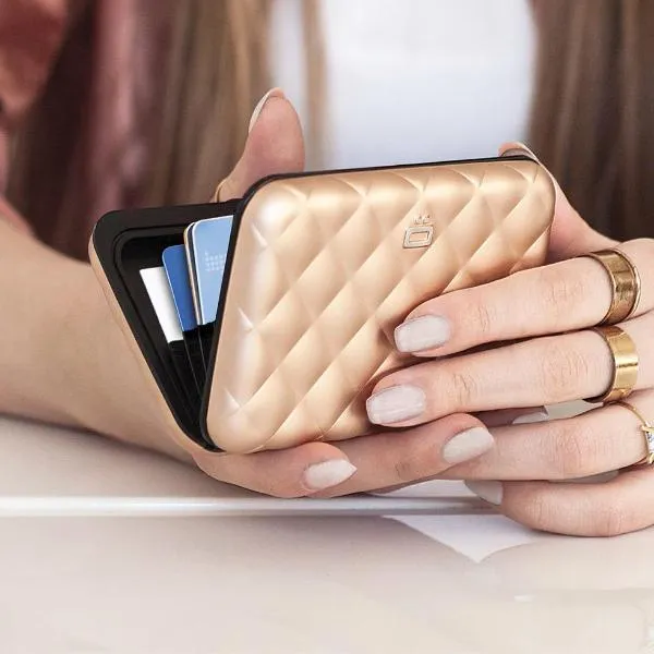 QUILTED BUTTON Card Case Wallet