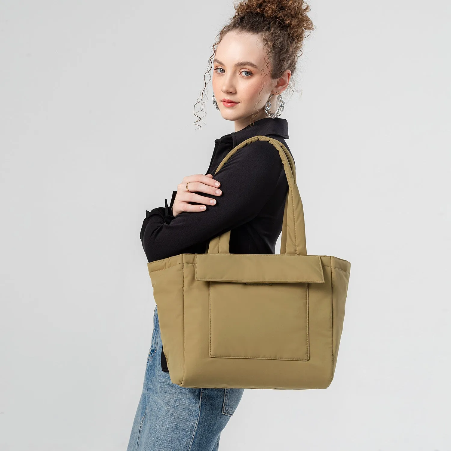 Semmoa M Tote Bag
